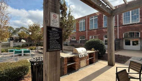 Urban Escape Industrial 2BR 2BA - Foto 3