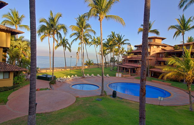 Villa Facing the Beach in a Large Terrace 7 Pools, Tennis Courts, 247 Security - Foto 30