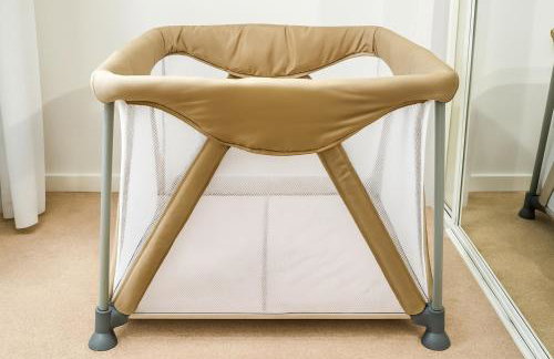 Modern 3 Bedroom Home, Free Parking, Garden, Sleeps 7 - Photo 26