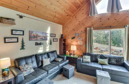 Deck and Wooded Views 5-Acre Auberry Retreat! - Foto 5