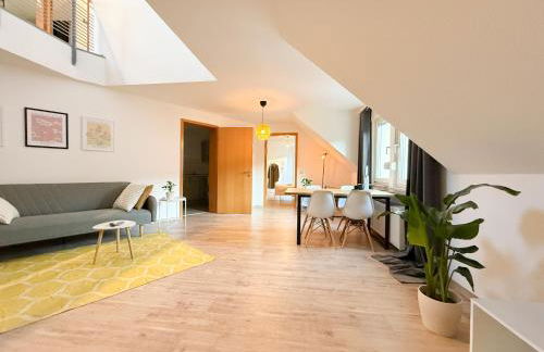 Zentrale, Designer Maisonette Wohnung mit Galerie, Gruppen- und Kinderfreundlich, Smart TV - Foto 24