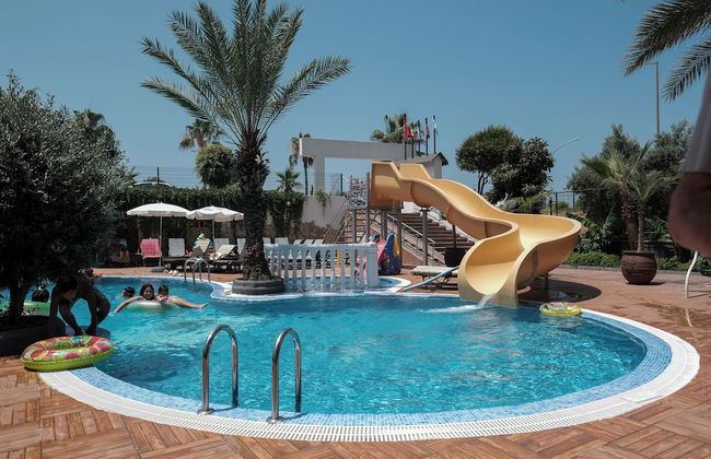 Hotel Bella Bravo - Photo 36