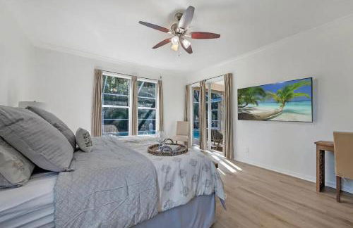 Paradise Escape Luxury Pool w/Game Room King Bed - Foto 8