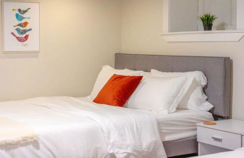 Tower Grove Park 4BR Home with Garage ABODEbucks - Photo 32