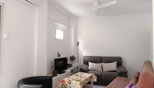 Apartamento primera linea de playa con gran patio, consultar disponibilidad de aparcamiento - Foto 2