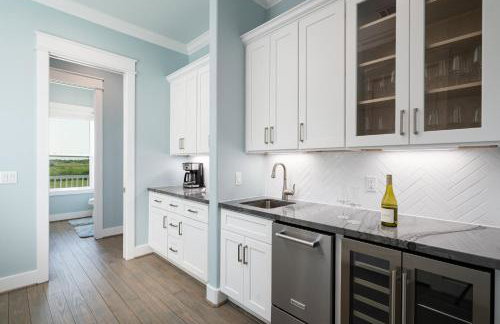 Luxury Beachfront l Sleeps 20, Hot Tub, Pool & Game Room Fun! - Foto 38