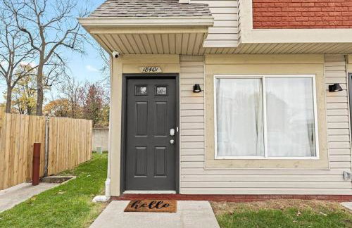 New! Charming Upper Unit in the Heart of Roseville - Foto 26