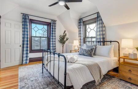 Noble Mansion 7 Bedrooms w Hot Tub Firepit & BBQ - Foto 34