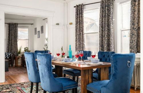 Whole House Near NYC and Transit with Game Room Fire Pit and King Bed - Foto 19