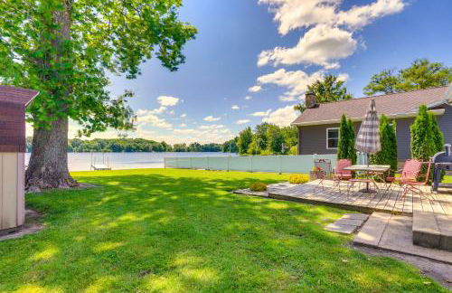 Howe Retreat with Fire Pit and Private Boat Dock! - Foto 25