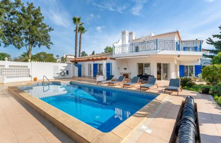 Bright 3 BDR Duplex House With Pool by LovelyStay - Foto 27