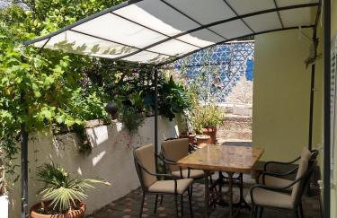 Spacious garden house, Orebić (4+1) - Photo 1