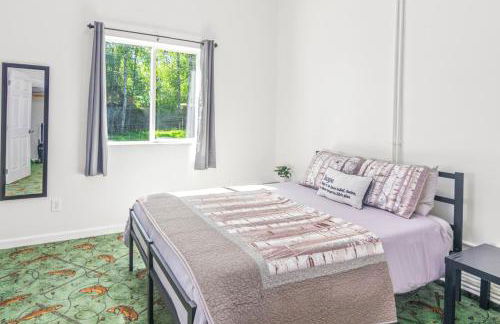 River Views and Fire Pit Cozy Soldotna Apartment! - Foto 11