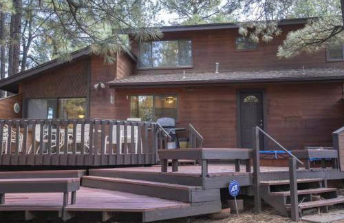 3BR Flagstaff Escape with Deck and Pine Views - Foto 3