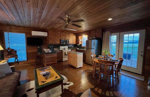 Private cabin on 100 scenic acres with balcony views - Foto 8