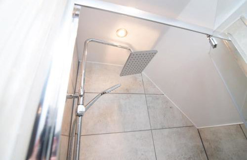 Large 4BDR House By Hyped Properties Short Term Rental Agency With Free Parking & Long Stays Shirebrook - Foto 32