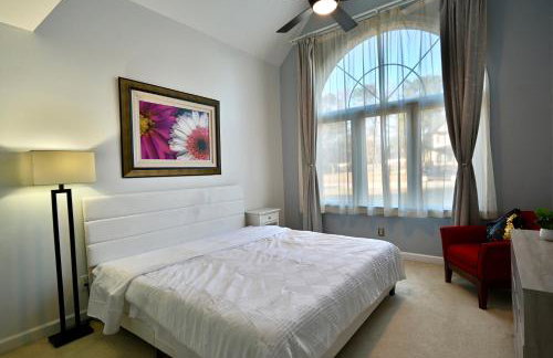 Majestic Home in Summer Oaks - Foto 50