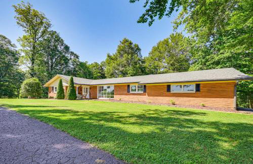 Golf Course Views and Games Galore - Vine Grove Gem! - Foto 36