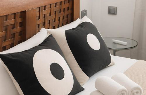 Atico en Triana - 2 terrazas privadas con parking - Photo 3