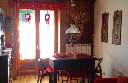 Charming, cozy, and bright apartment - Photo 4