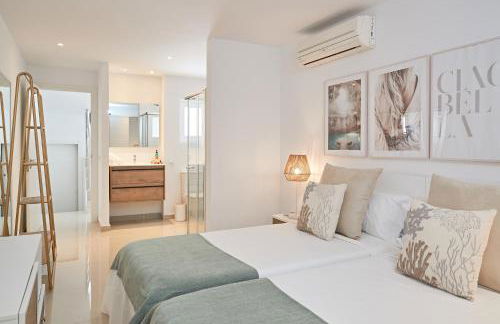 Charming Patio Villa With Private Pool - 6BR - In The Heart of Playa den Bossa - Walk To Ushuaïa, Hi & The Beach! - Photo 17