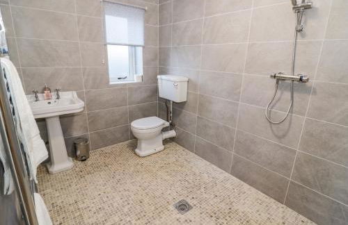 Lea Farm House - Photo 60