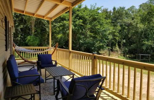 Tiny home with hammock loft BBQ and yard - Foto 28