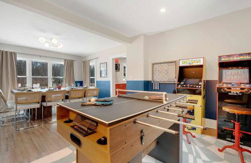 Mountain Getaway Sauna Outdoor Games Hot Tub - Photo 2