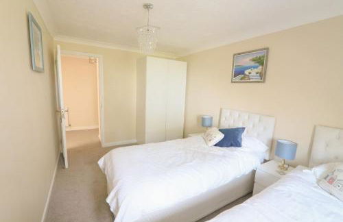 4 bed house 50 yards from the beach & lighthouse - Photo 28