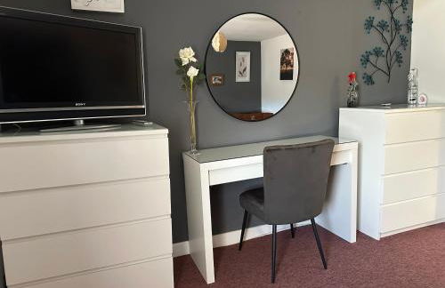 Llanidloes Townhouse-pet-friendly-sleeps 7-Mid Wales - Foto 18