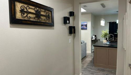 Quiet 2BR Retreat , Fenced yard , Modern Duplex - Foto 5