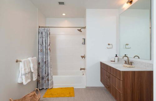 Back-Bay Lux Central 2BR Condo with Rooftop and Parking - Foto 50