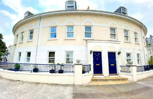Lisburne Place - Luxury Three Bedroom Town House - Photo 48