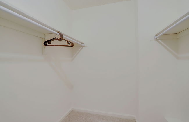 Modern Apt Near Airport & Metro - Photo 36