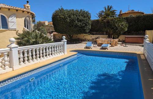 "Traumhaftes Ferienhaus mit Pool und Meerblick - Cumbre del Sol erleben!" - Foto 1