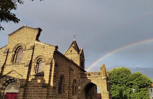 Évasion au cœur de Polignac : Charme et confort à deux pas du Puy-en-Velay - FR-1-582-382 - Foto 16