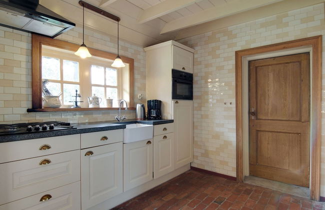 Cozy Apartment in Enschede Near Forest - Photo 18