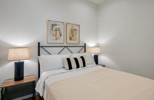 Impressive 2 bed 2 and a half bath City Center Condo with EV Charger - Foto 13