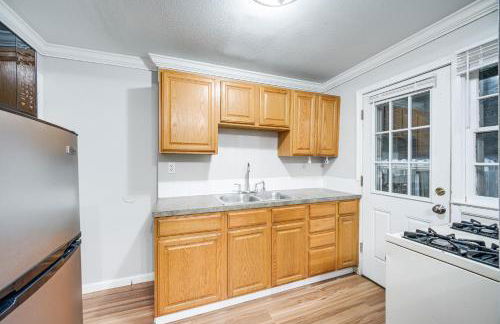 2 Mi to Lake Erie Home with Yard in Euclid! - Foto 11