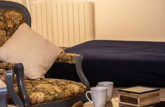 Cosy Haven Studio rénové, élégant Pougues les Eaux - Foto 29