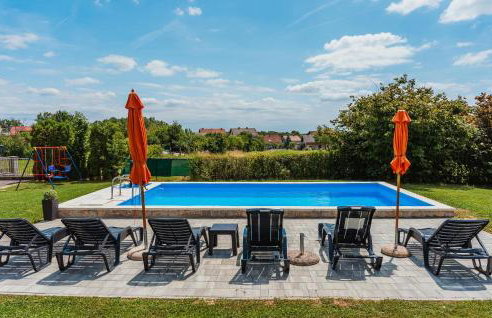 Beautiful Home In Dugo Selo With Wifi - Foto 7