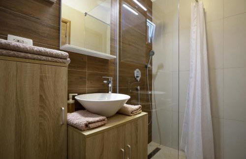 Luka's house - Photo 53