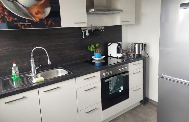 Modern Apartment With Balcony - Photo 17