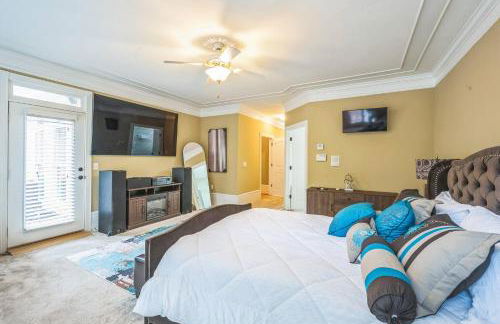 Elegant 5BR Retreat Pool & Yard - Foto 38