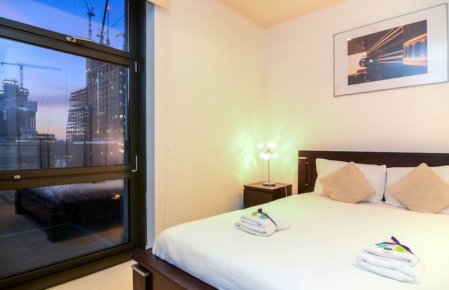 Canary Wharf - Corporate River View Apartments - Photo 33