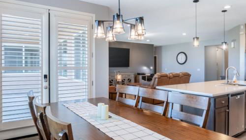 Spacious 4BR Home With BBQ, Near Sequoia & Fresno - Photo 2