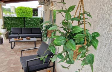 Gabriella House - Photo 34