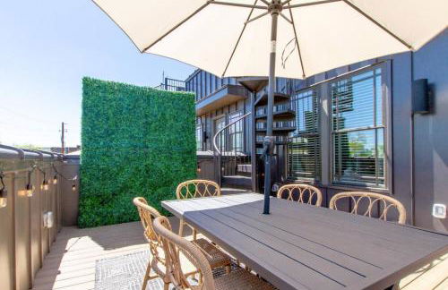 The Ultimate Double Rooftop Deck with Skyline Views - Foto 55