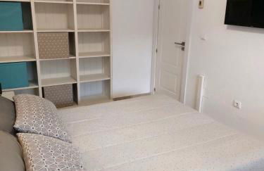 Luxury Villa with Pool & Garden - Foto 20