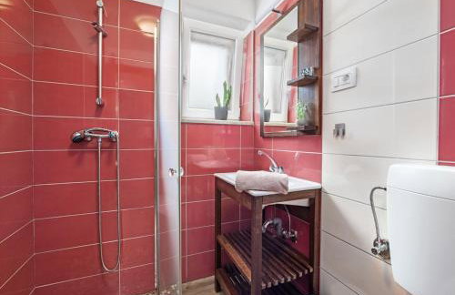 Charming Villa with Pool - Foto 34